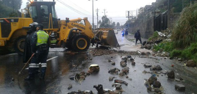 Fuerte aguacero en Quito provoca cerca de 35 incidentes