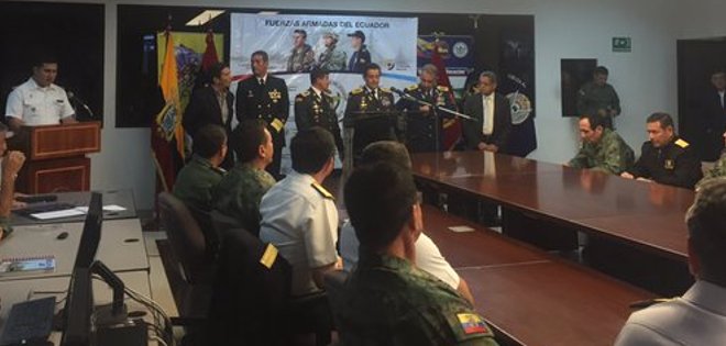 Presidente Correa cesa al Alto Mando tras declaraciones sobre el ISSFA