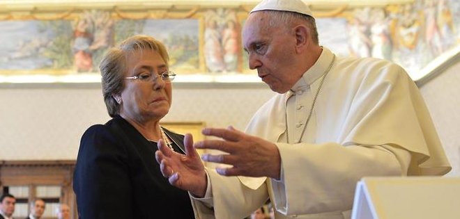 El papa y Bachelet conversan sobre pobreza, familia y política en el Vaticano