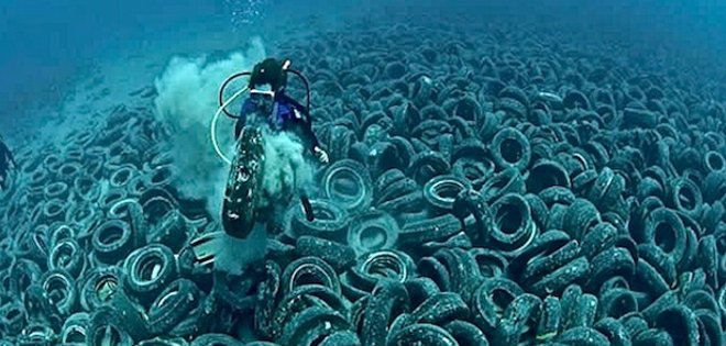 Basura en el océano es tan peligrosa como el cambio climático
