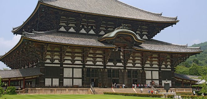 24 templos y santuarios en Japón objeto de actos vandálicos