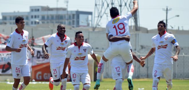 Liga de Quito espera al Nacional paraguayo