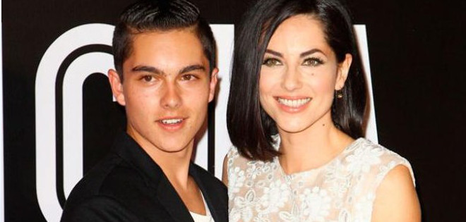 El hijo de Bárbara Mori enciende las redes con sus fotos