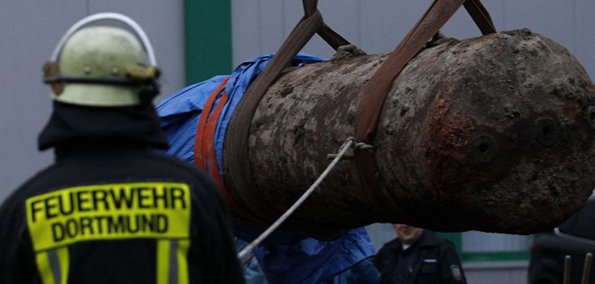 Hallazgo bomba de la II Guerra Mundial obliga a evacuar estadio del Dortmund