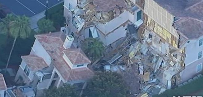 Nuevo socavón en Florida se traga parte de edificio de centro turístico