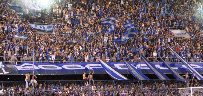 Cómo cantarle a Emelec, las 5 canciones más emblemáticas del 'Bombillo'
