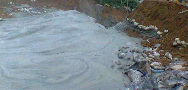Tres ríos de Azuay son afectados por derrame de desechos mineros