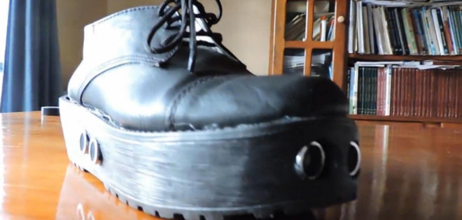 Un estudiante argentino diseña zapatos vibradores para guiar a ciegos