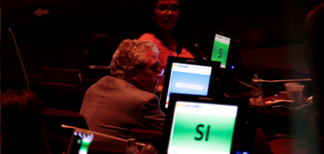 Alianza PAIS suspende por seis meses a Fernando Bustamante