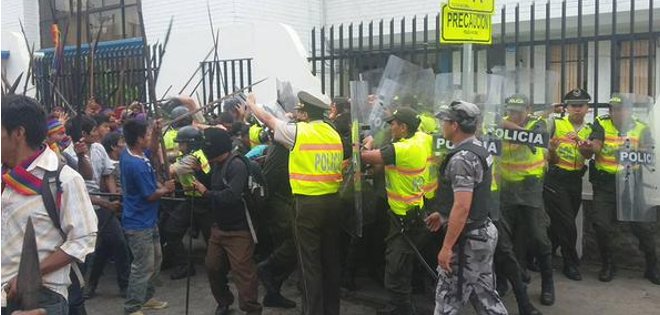 Comunidades amazónicas y policías se enfrentaron en Macas durante jornada de protestas