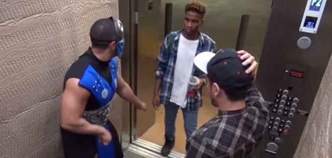 (VIDEO) Lo que pasaría si te encuentras con Sub-Zero en un ascensor