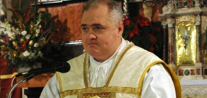 Un sacerdote pederasta italiano se ahorca en la sacristía