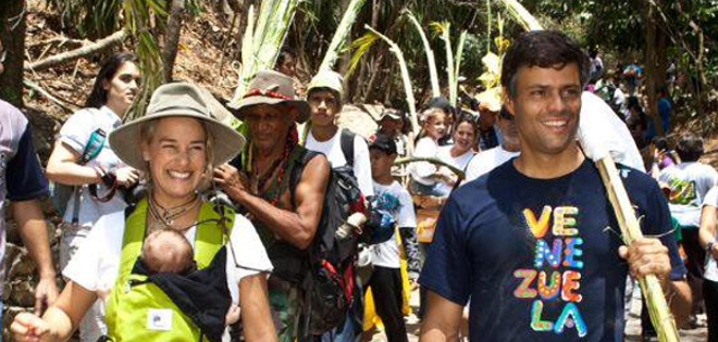 Oposición venezolana buscará renuncia o revocar mandato de Maduro en 2016