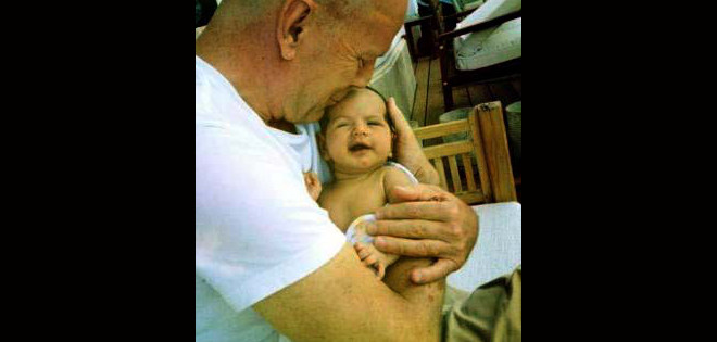 Bruce Willis muy feliz por el nacimiento de su quinta hija