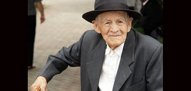 Los secretos de la isla donde la gente se olvida de morir