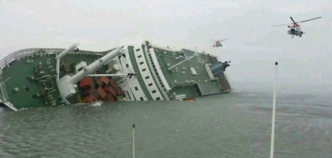 Confirman que ferri surcoreano se hundió por un giro brusco