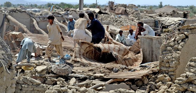 Van 349 muertos por el terremoto en el suroeste de Pakistán