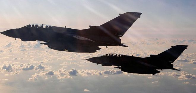 La coalición internacional bombardea posiciones del EI en el norte de Siria