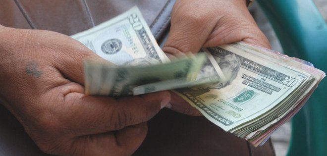 Gobierno propone eliminar pago anticipado de IR a comerciantes en Carchi