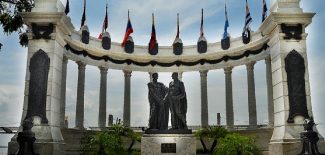 La avenida 9 de Octubre, la ruta del pasado y el presente de Guayaquil