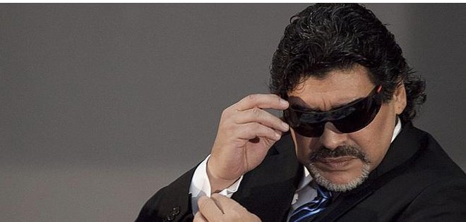 Televisión difunde video en que Diego Maradona ataca a su exnovia