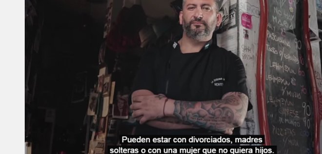 La publicidad que le desea un feliz día a los hombres para el Día Internacional de la Mujer