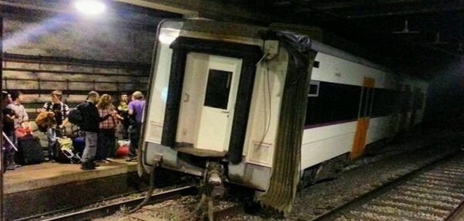 Se descarrila un tren en la estación de Sant Andreu Arenal de Barcelona