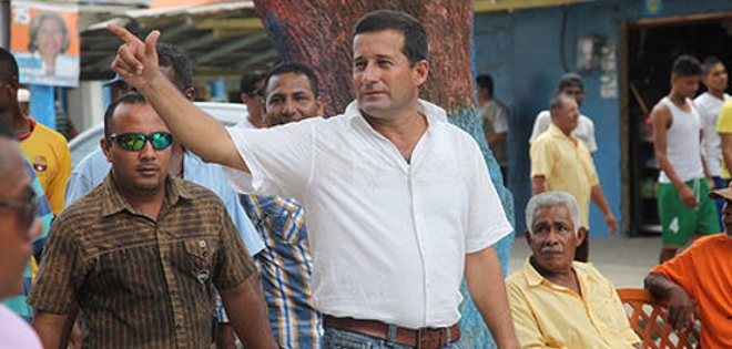 Correa repudia asesinato del alcalde electo de Muisne