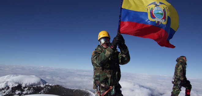 Presidente Correa publicó fotos de su ascenso al Cotopaxi