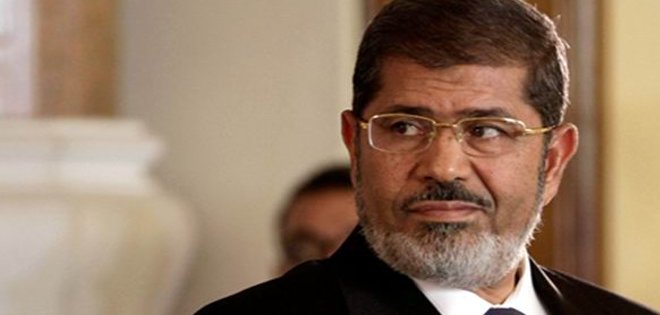 Islamistas dicen que Mursi &quot;deslumbró al mundo con su firmeza&quot; en su juicio