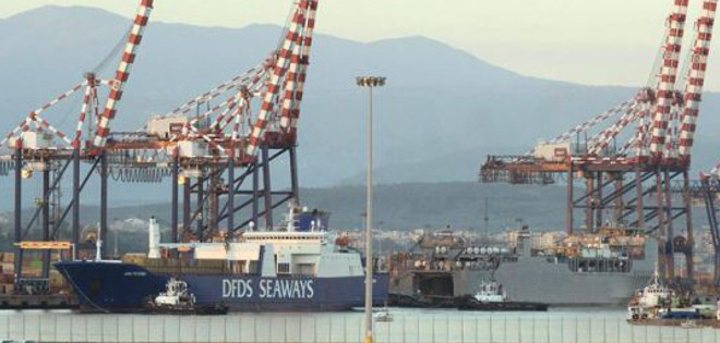 Comienza el traslado del arsenal químico de Siria a nave de EE.UU. en Italia
