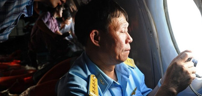 La búsqueda del avión malasio vuelve al punto de partida después de 6 días