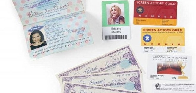 Mamá de Brittany Murphy hizo subasta con todas sus cosas