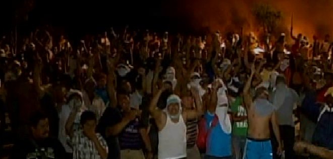 Actividades en Ecudos paralizadas, tras protestas con 14 policías heridos