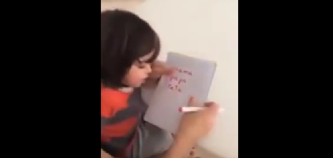 El adorable video de Shakira enseñándole a leer a Milan