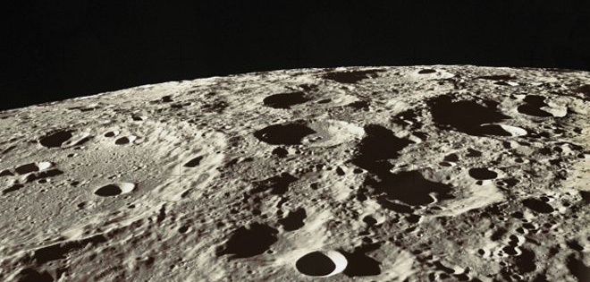 La verdadera historia de los sonidos del lado oscuro de la Luna que intrigaron a los astronautas del Apolo 10