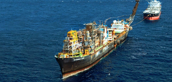 Endeudada Petrobras venderá histórica plataforma P-34 para obtener liquidez