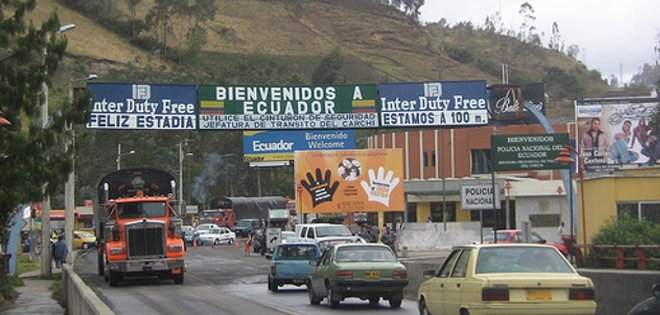 Ecuador considera analizar la continuidad del país en la CAN