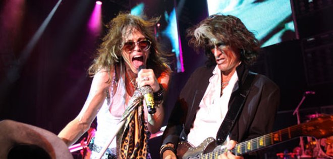 Miembros de Aerosmith entran al Salón de la Fama de Hollywood