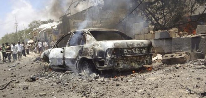 Al menos 15 muertos por un atentado suicida en céntrico hotel de Mogadiscio