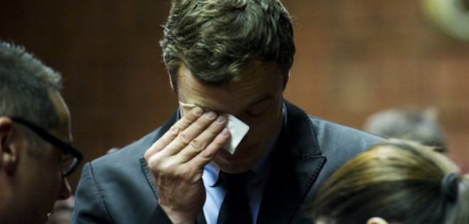 Pistorius vomita en el tribunal durante el testimonio del forense