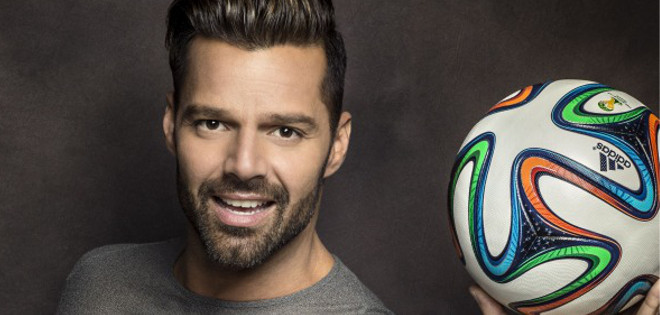 Joven demanda a Ricky Martin por $10 millones