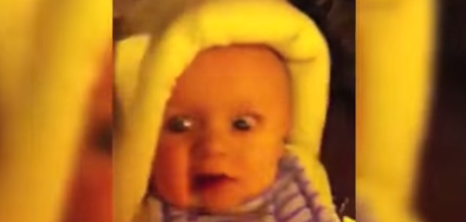 (VIDEO) La curiosa reacción de los bebés al pasar por un túnel
