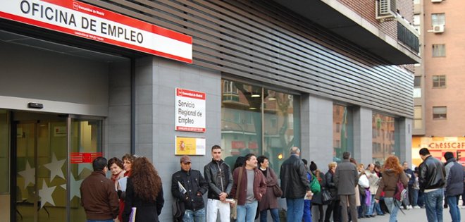 Desempleo en España bajó en agosto situándose en 4.698.783 personas