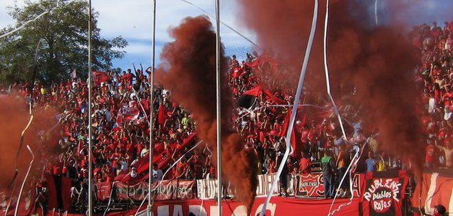 Doce policías heridos tras disturbios de hinchas en Stuttgart