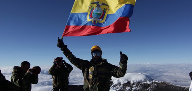 Presidente Correa publicó fotos de su ascenso al Cotopaxi