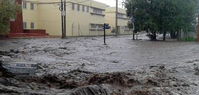Siete muertos, desaparecidos y mil evacuados por lluvias en Argentina