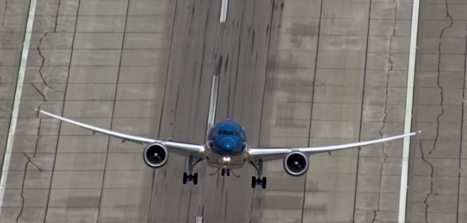 (VIDEO) Un brutal despegue y más acrobacias del nuevo Boeing 787