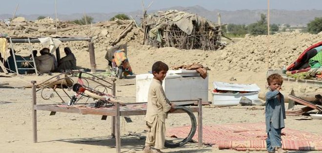 Pakistán eleva a 515 los muertos en el terremoto