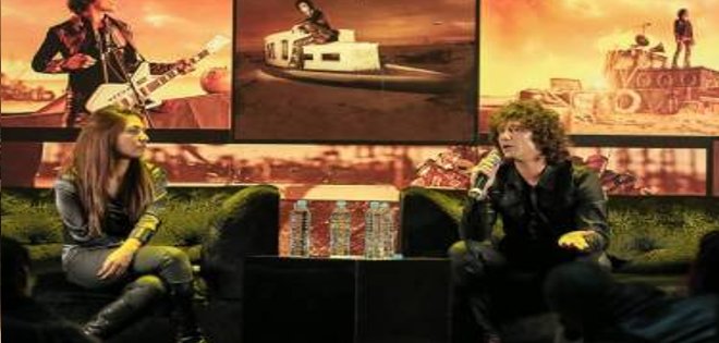 Bunbury se aleja de lo retro con 'Palosanto